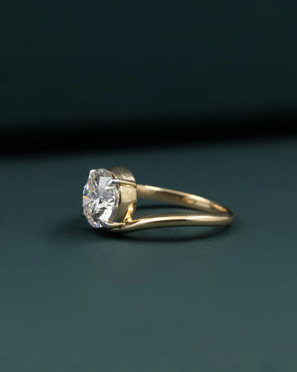 2.53 CT Round Cut CVD Lab-Grown Diamond Solitaire Twist Ring